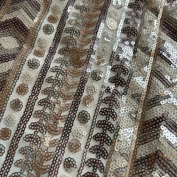 Charlotte Russe sequined flowy cropped tank. Lightweight. Swing style. Size L - Picture 10 of 10